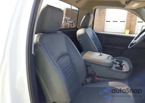 2018 Ram 1500 Tradesman 4X4 6'4 Box z USA, uszkodzony, nr VIN 3C6JR7AGXJG210530